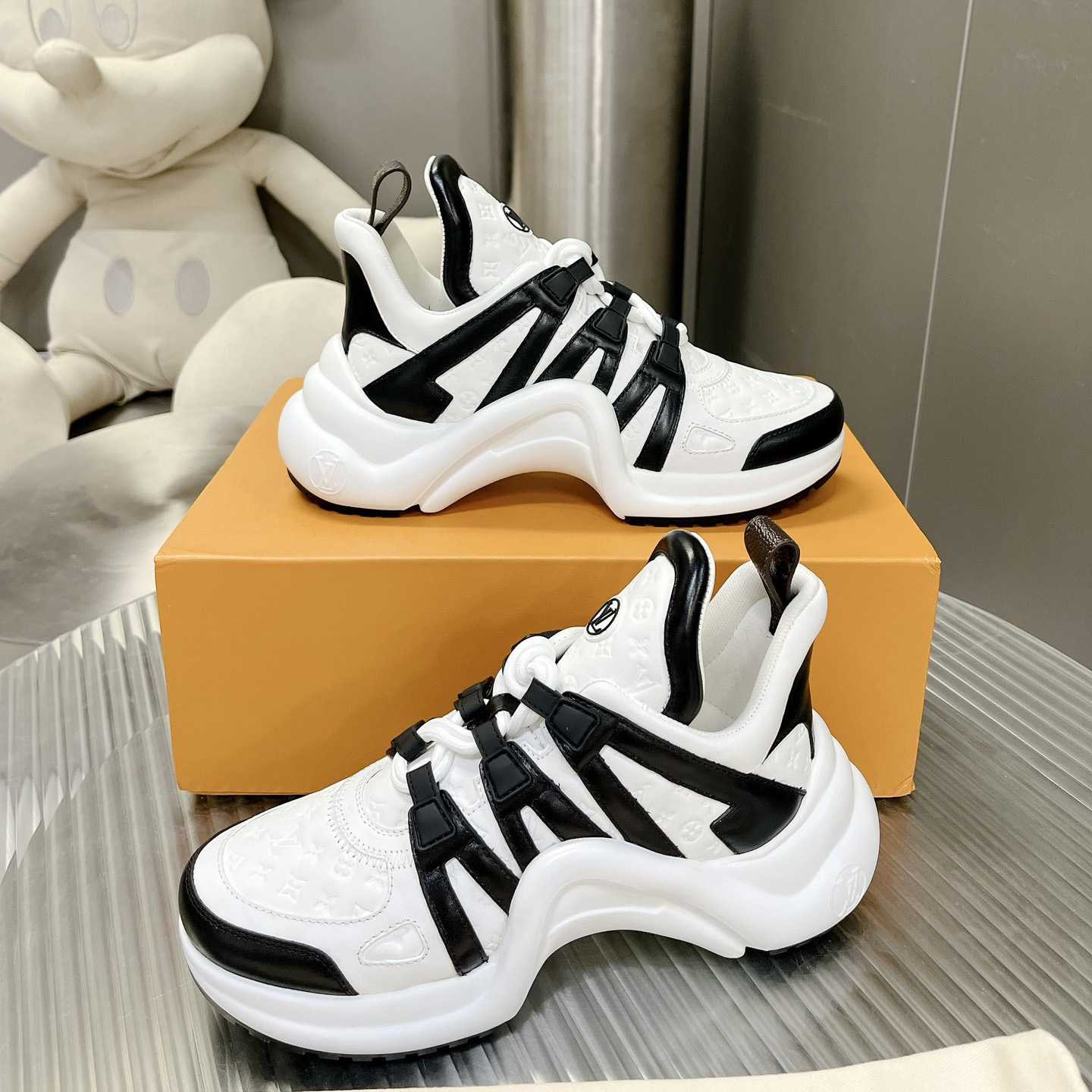 Louis Vuitton LV Archlight Sneaker    - FashionPlug