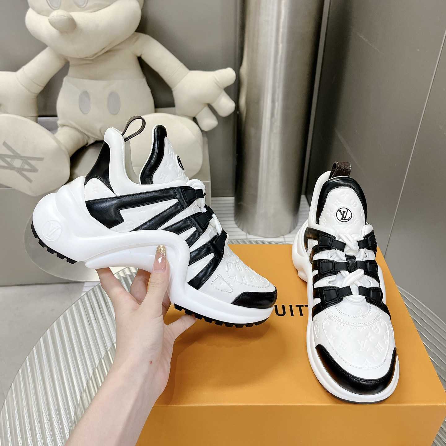 Louis Vuitton LV Archlight Sneaker    - FashionPlug