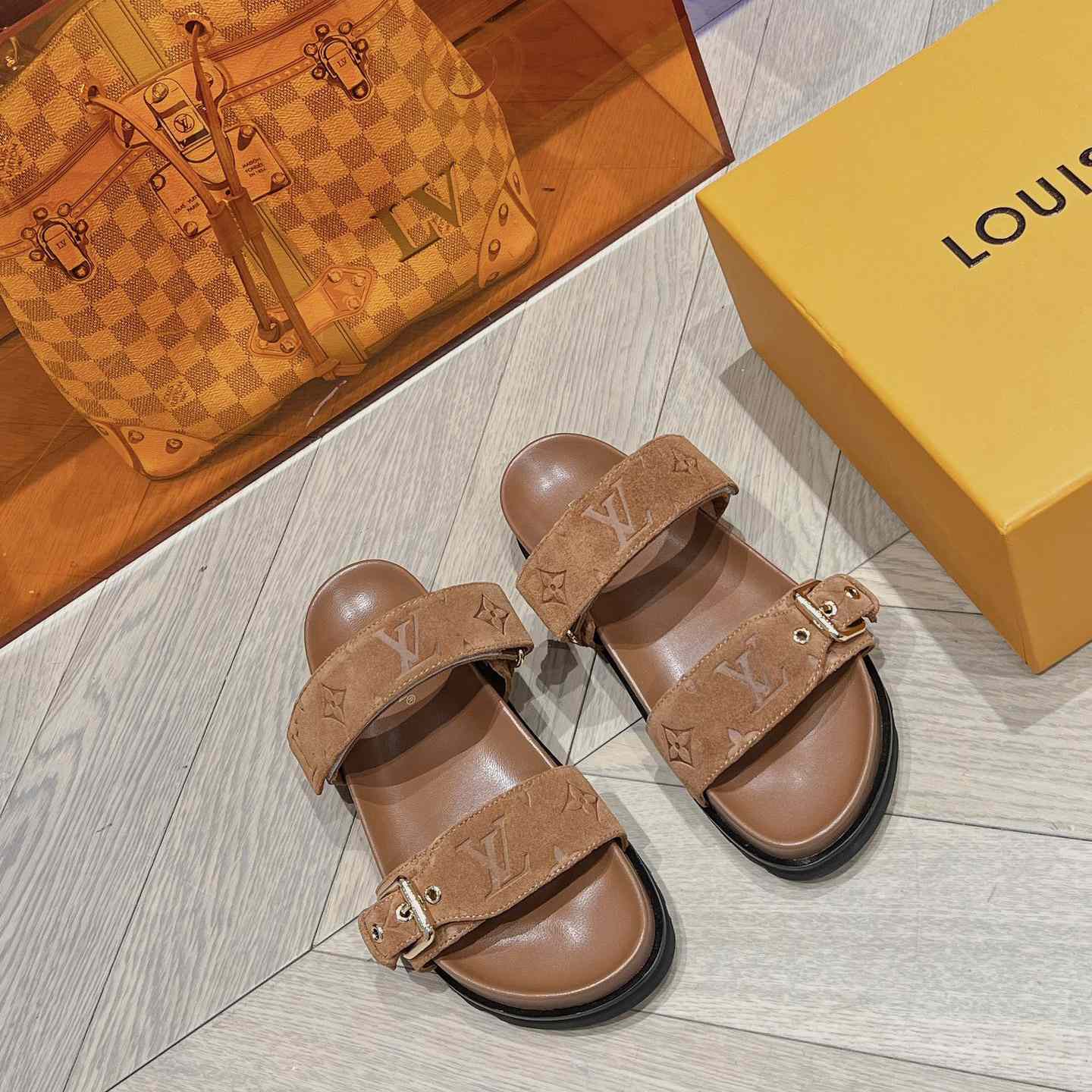 Louis Vuitton Bom Dia Flat Comfort Mule    1ABOY4 - FashionPlug
