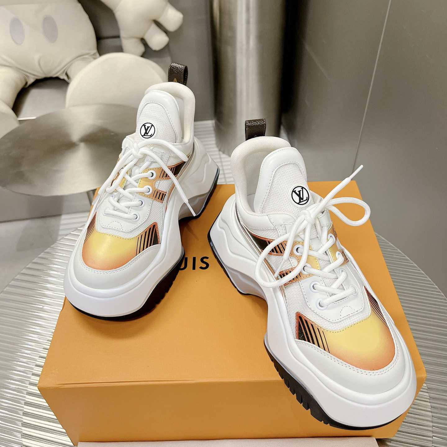 Louis Vuitton LV Archlight 2.0 Platform Sneaker    1ABHZZ - FashionPlug