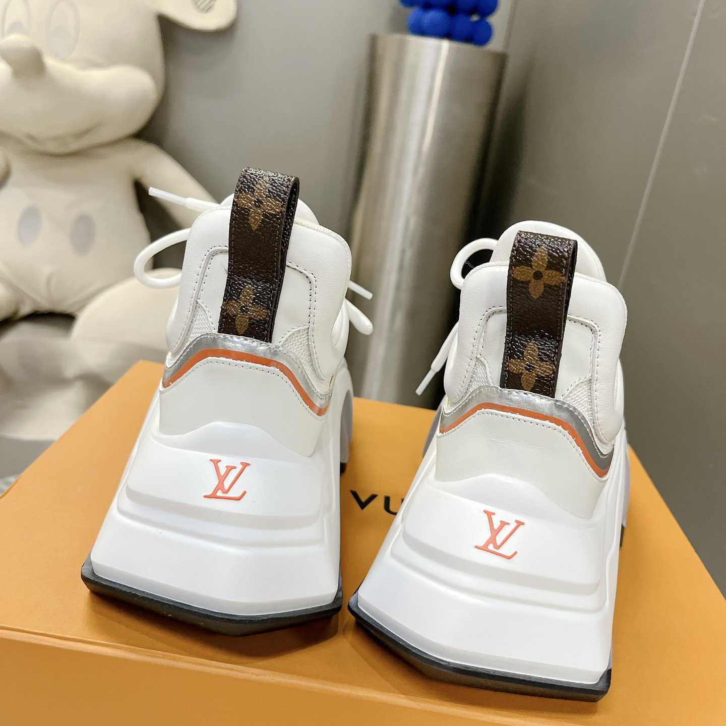 Louis Vuitton LV Archlight 2.0 Platform Sneaker    1ABHZZ - FashionPlug