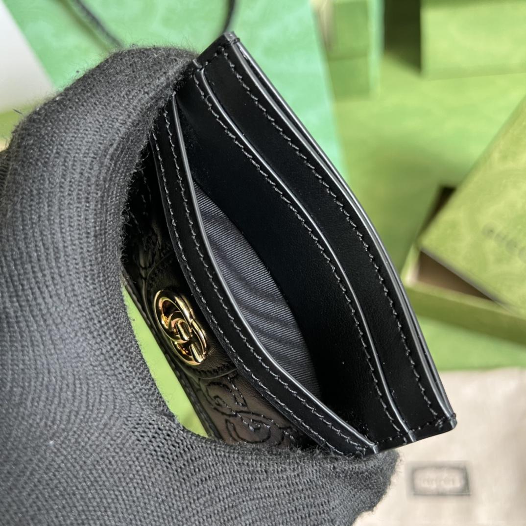 Gucci GG Matelasse Card Case - FashionPlug