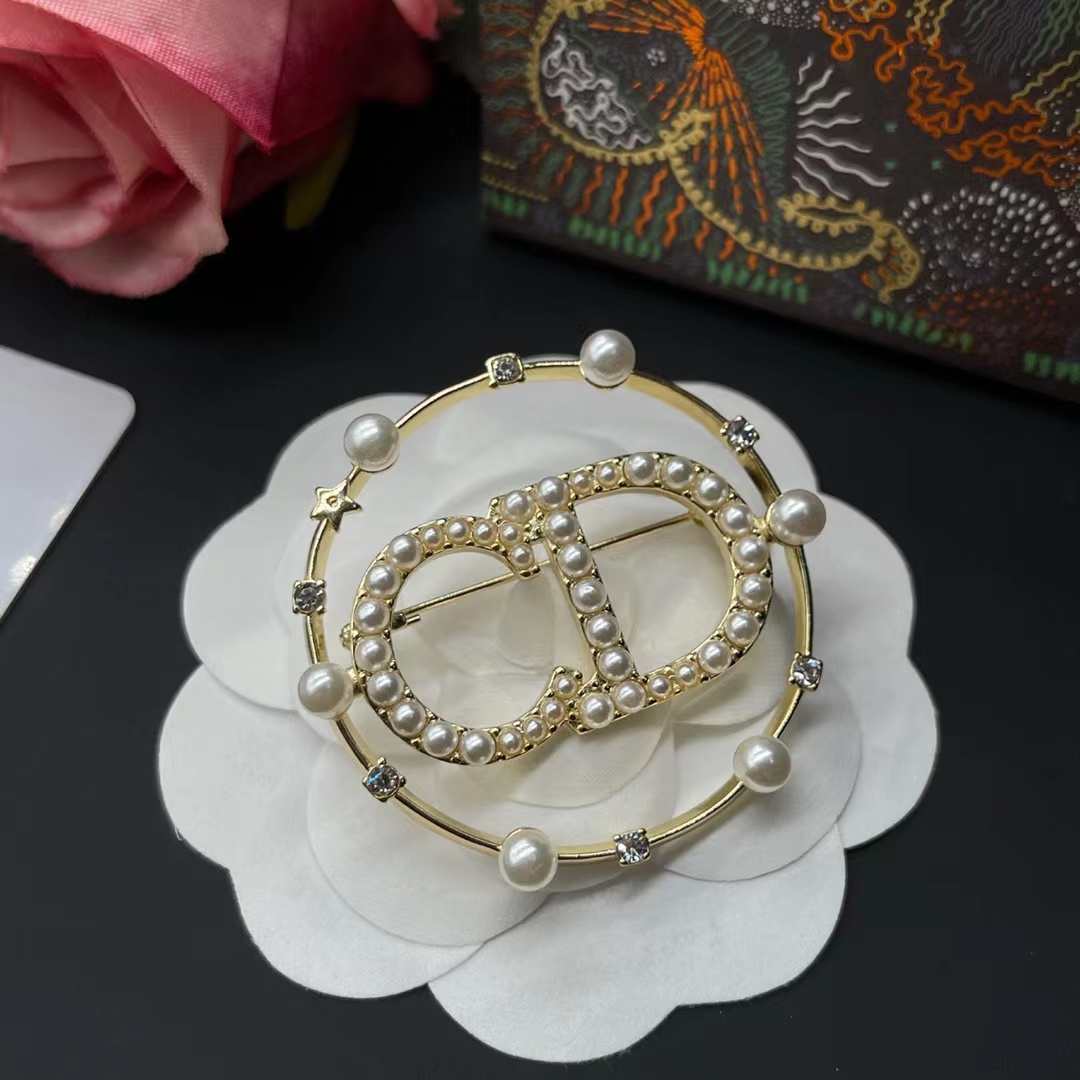 Dior Crystal Pearl Clair D Lune Brooch Gold - FashionPlug
