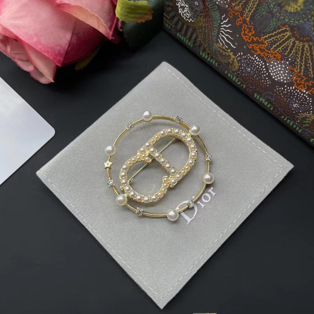 Dior Crystal Pearl Clair D Lune Brooch Gold - FashionPlug