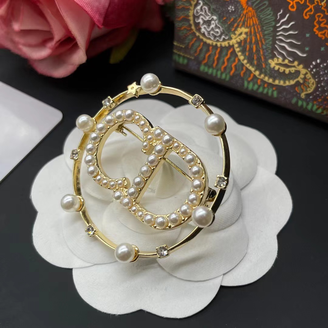 Dior Crystal Pearl Clair D Lune Brooch Gold - FashionPlug