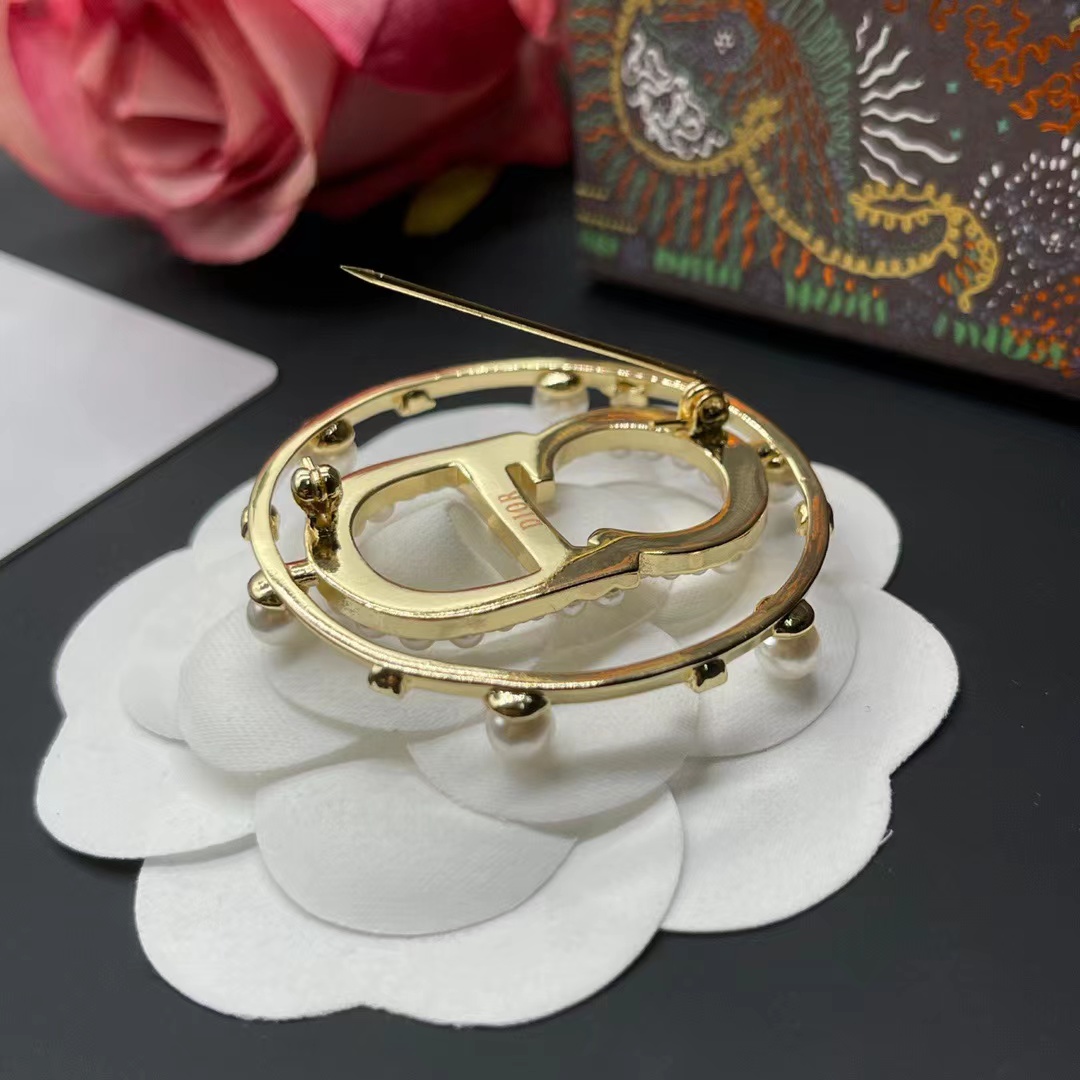 Dior Crystal Pearl Clair D Lune Brooch Gold - FashionPlug
