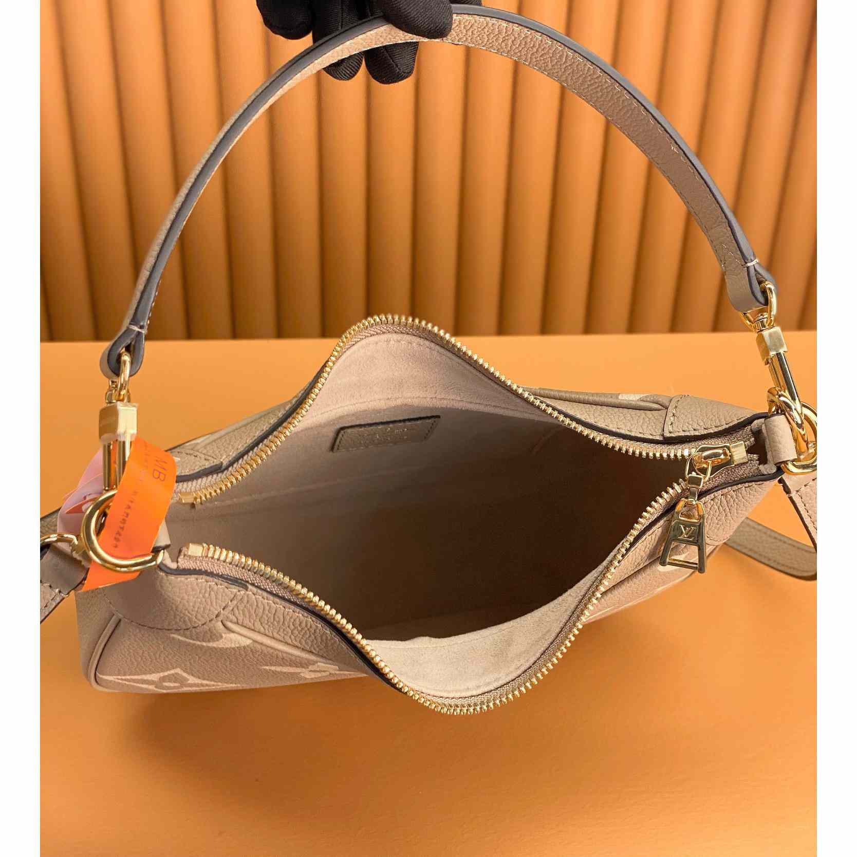 Louis Vuitton Bagatelle (24x18x7cm)      M46112 - FashionPlug