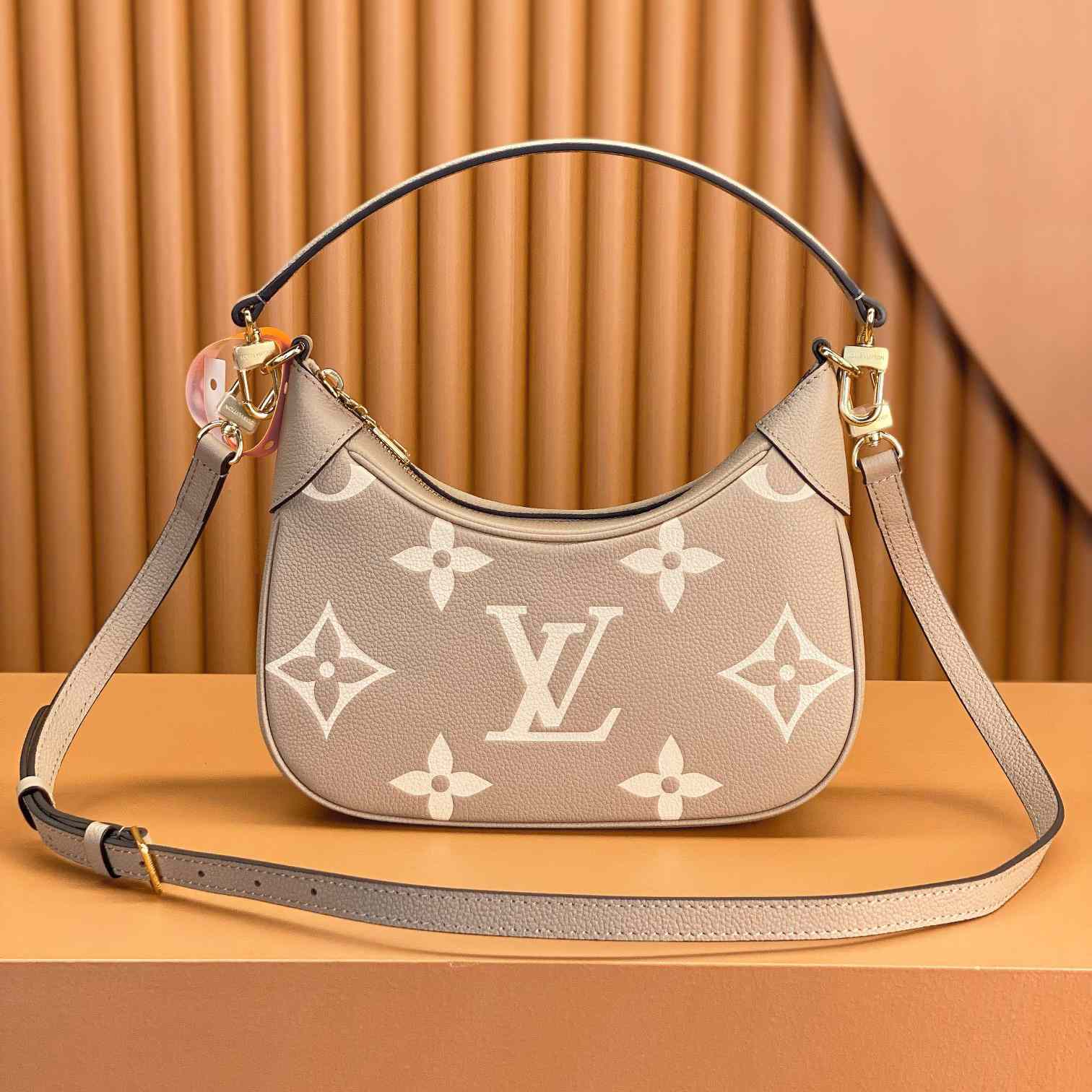Louis Vuitton Bagatelle (24x18x7cm)      M46112 - FashionPlug