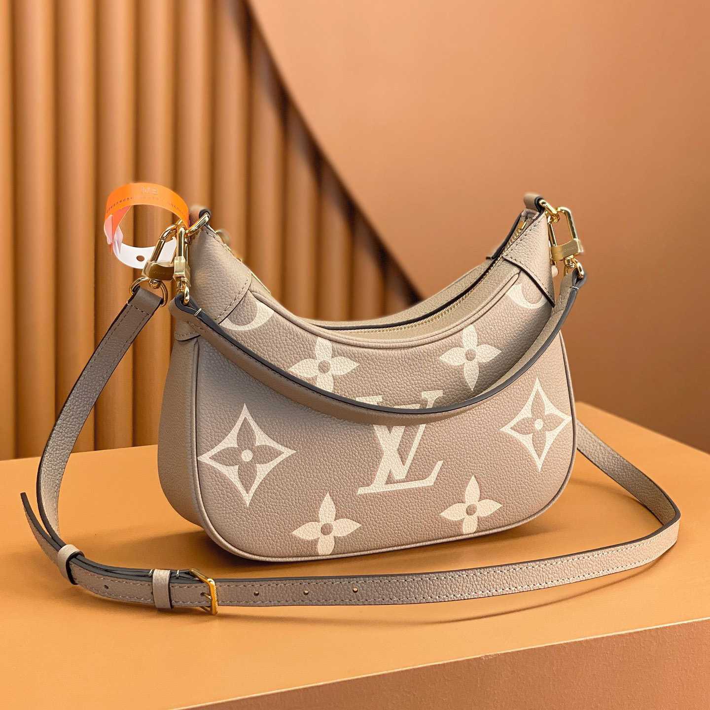 Louis Vuitton Bagatelle (24x18x7cm)      M46112 - FashionPlug