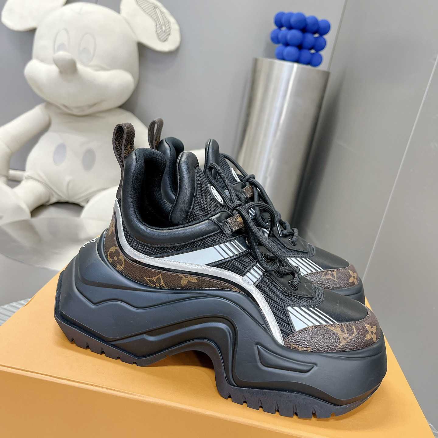 Louis Vuitton LV Archlight 2.0 Platform Sneaker    1ABIHC - FashionPlug