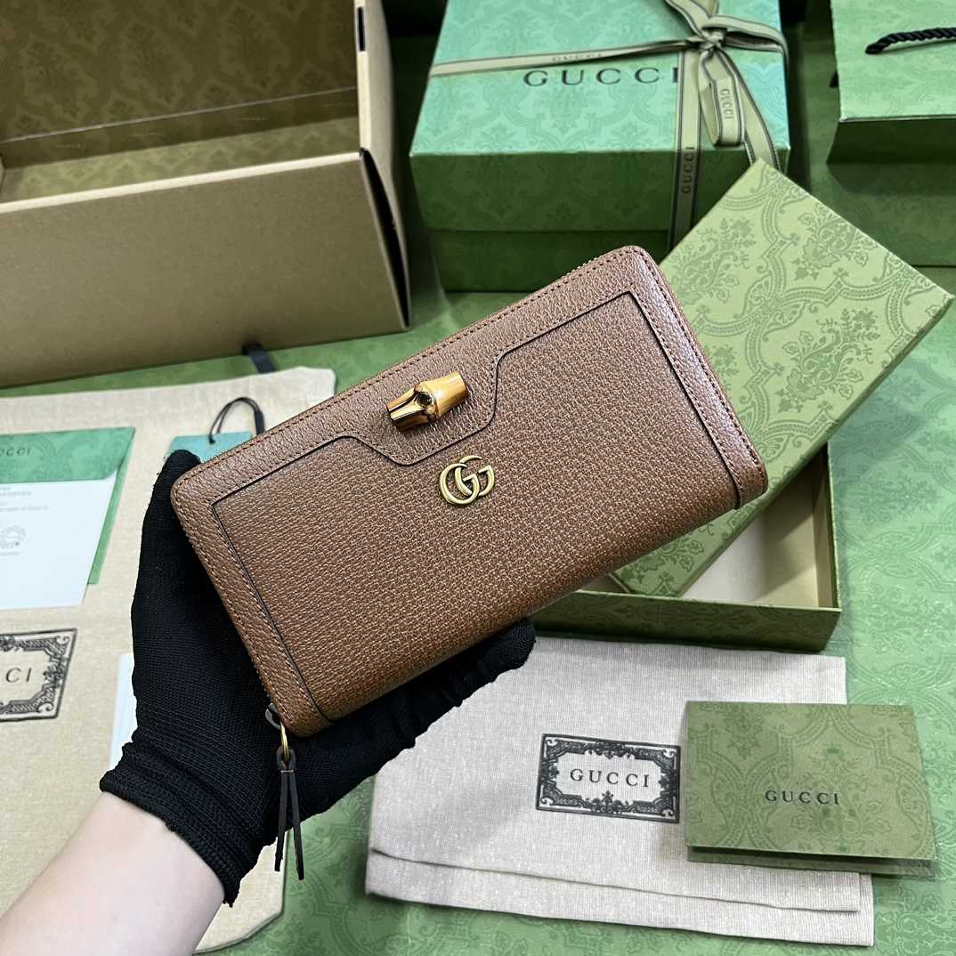 Gucci Diana Continental Wallet - FashionPlug