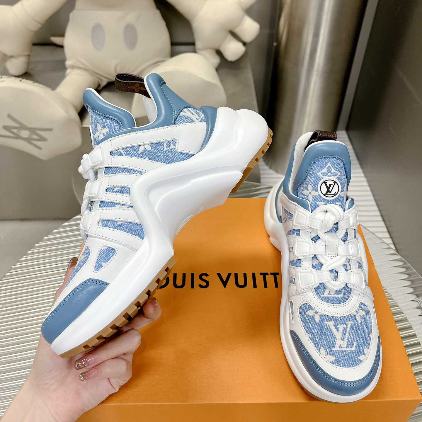 Louis Vuitton LV Archlight Sneaker     1AB30T - FashionPlug