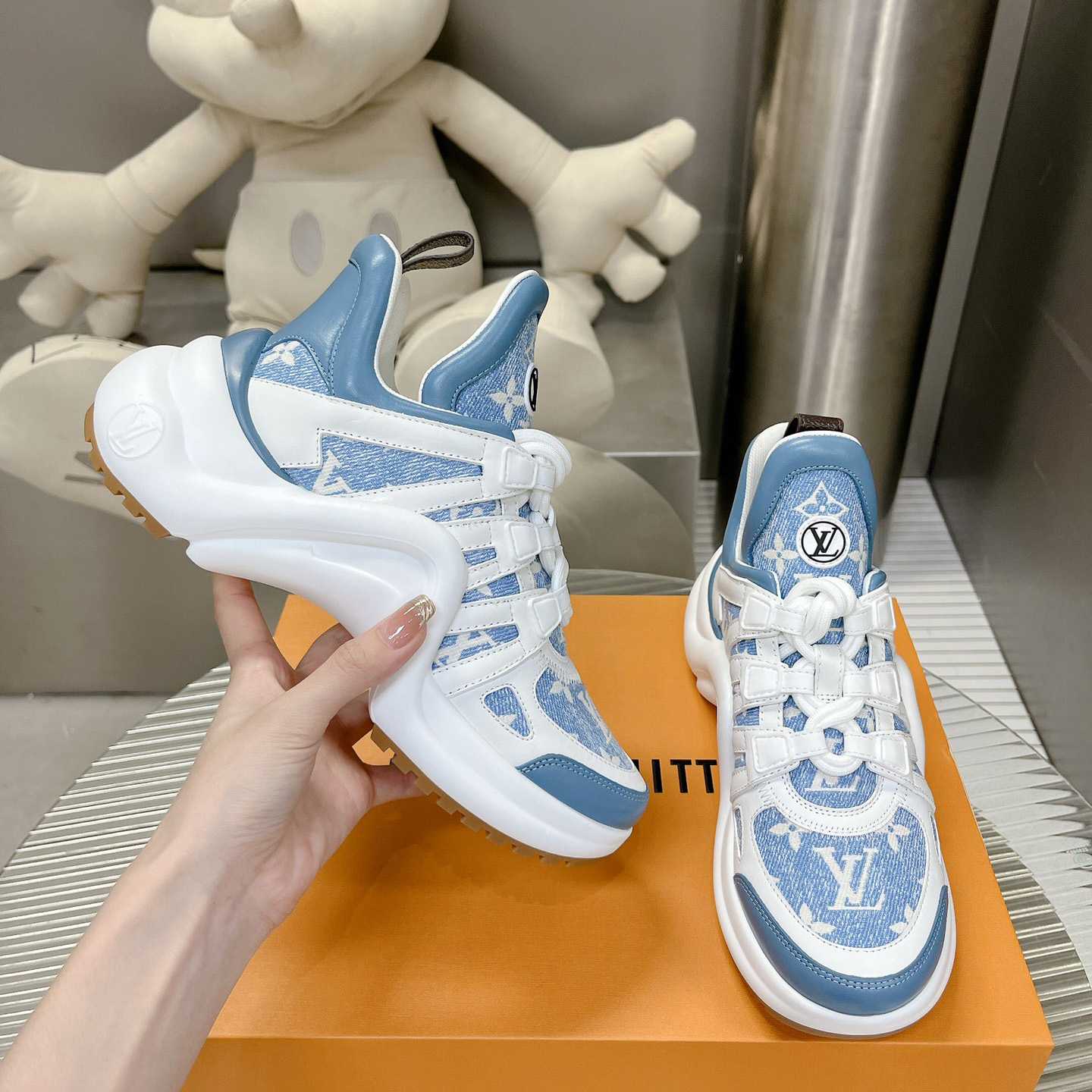 Louis Vuitton LV Archlight Sneaker     1AB30T - FashionPlug