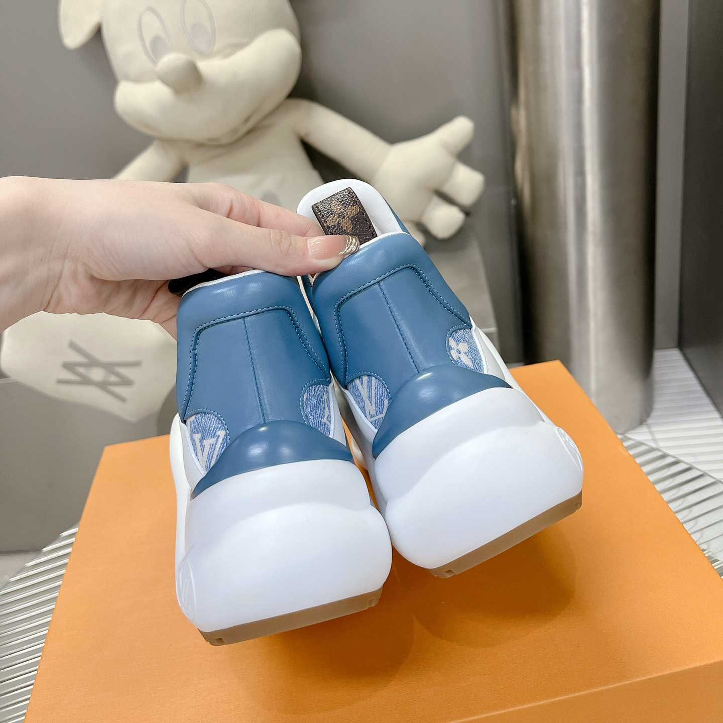 Louis Vuitton LV Archlight Sneaker     1AB30T - FashionPlug
