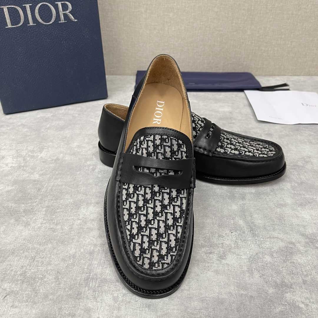 Dior Explorer Loafer - FashionPlug