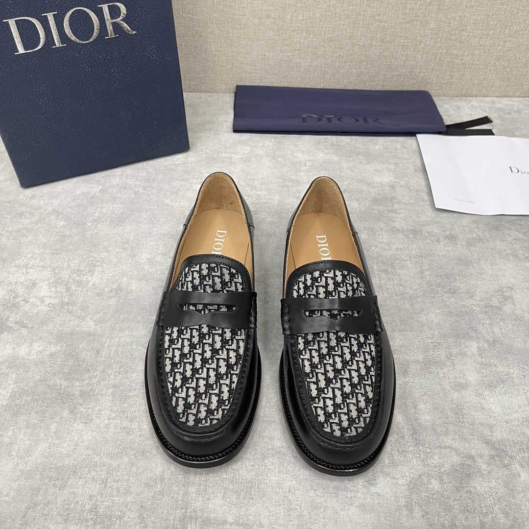Dior Explorer Loafer - FashionPlug