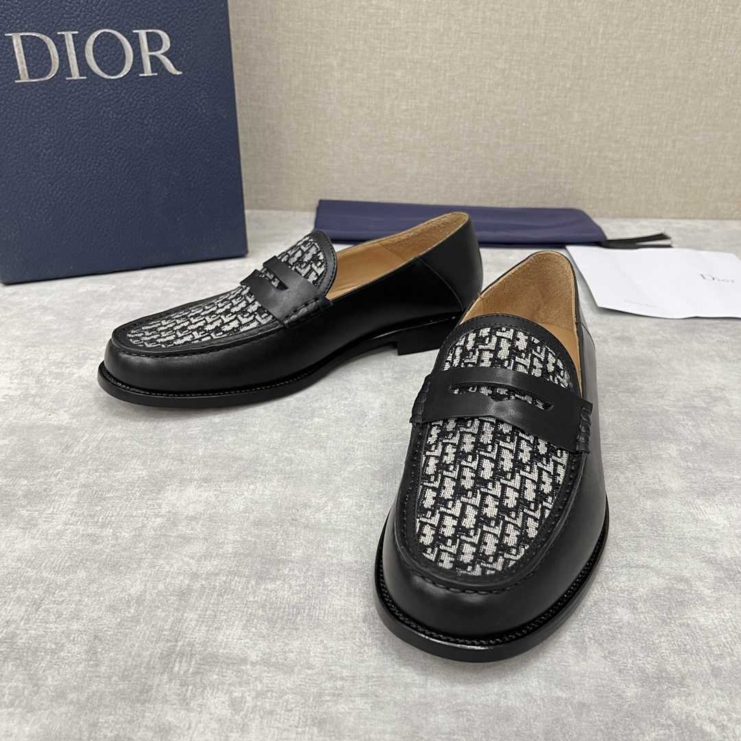 Dior Explorer Loafer - FashionPlug