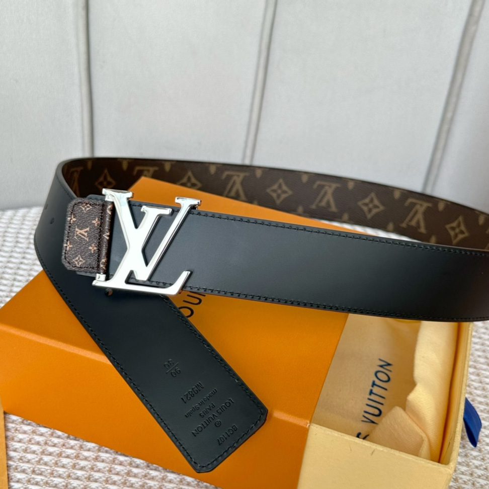 Louis Vuitton LV Tag 40MM Reversible Belt     M0686Q - FashionPlug