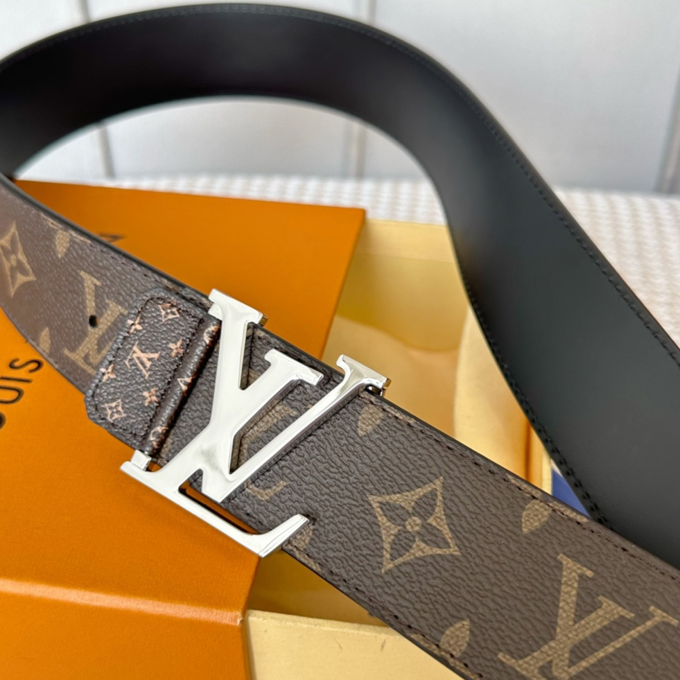 Louis Vuitton LV Tag 40MM Reversible Belt     M0686Q - FashionPlug