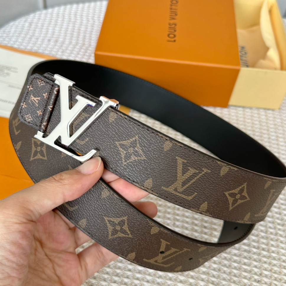 Louis Vuitton LV Tag 40MM Reversible Belt     M0686Q - FashionPlug