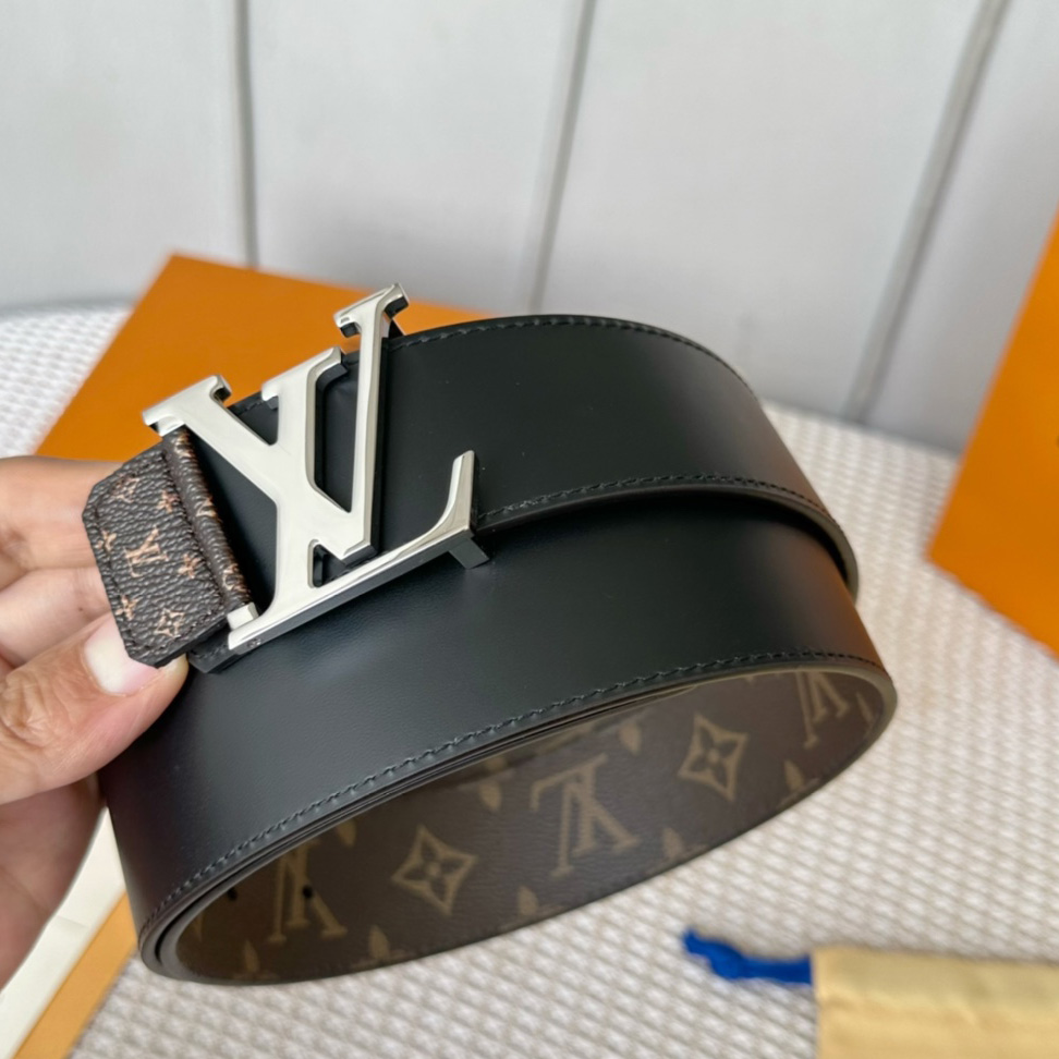 Louis Vuitton LV Tag 40MM Reversible Belt     M0686Q - FashionPlug