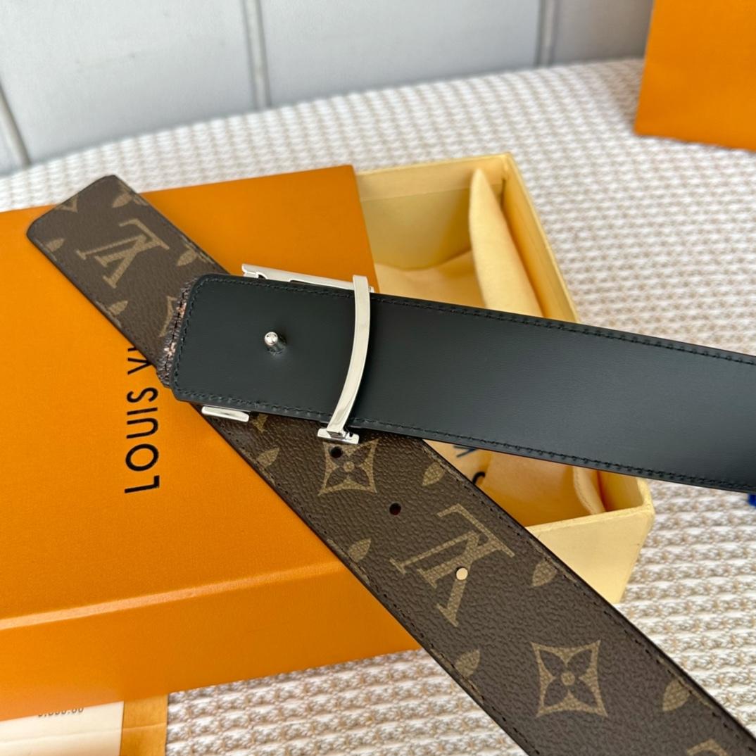 Louis Vuitton LV Tag 40MM Reversible Belt     M0686Q - FashionPlug