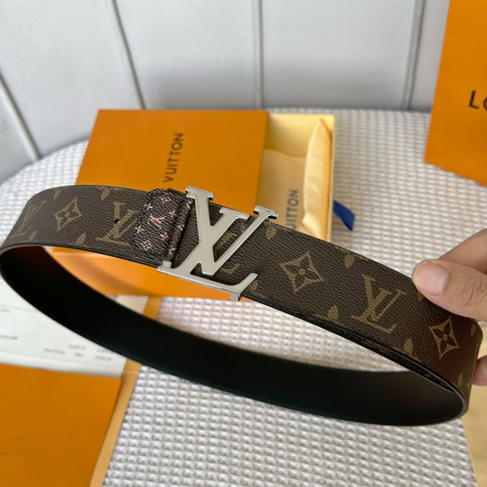 Louis Vuitton LV Tag 40MM Reversible Belt     M0686Q - FashionPlug