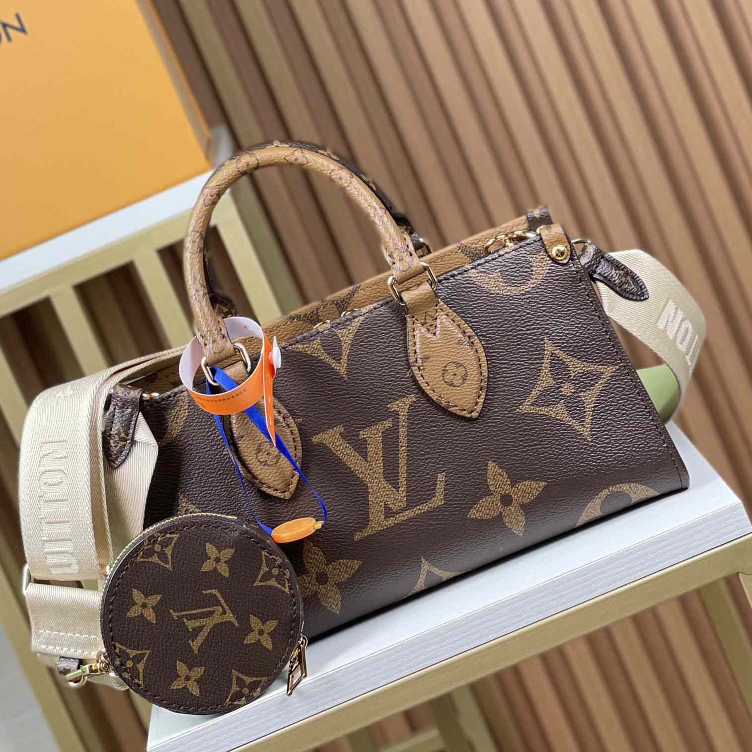 Louis Vuitton OnTheGo East West    M46653 - FashionPlug