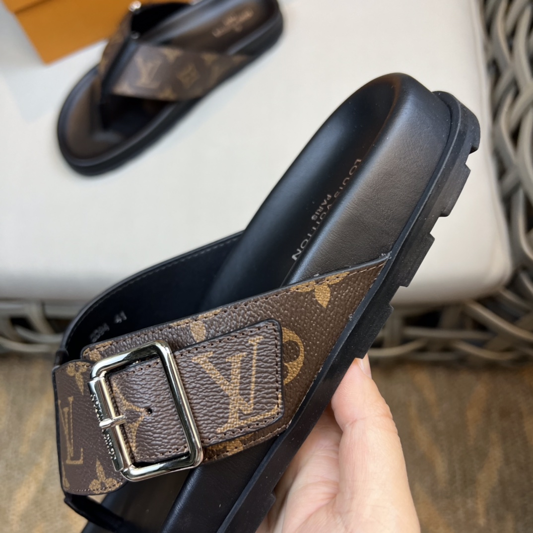 Louis Vuitton Flip Flops - FashionPlug