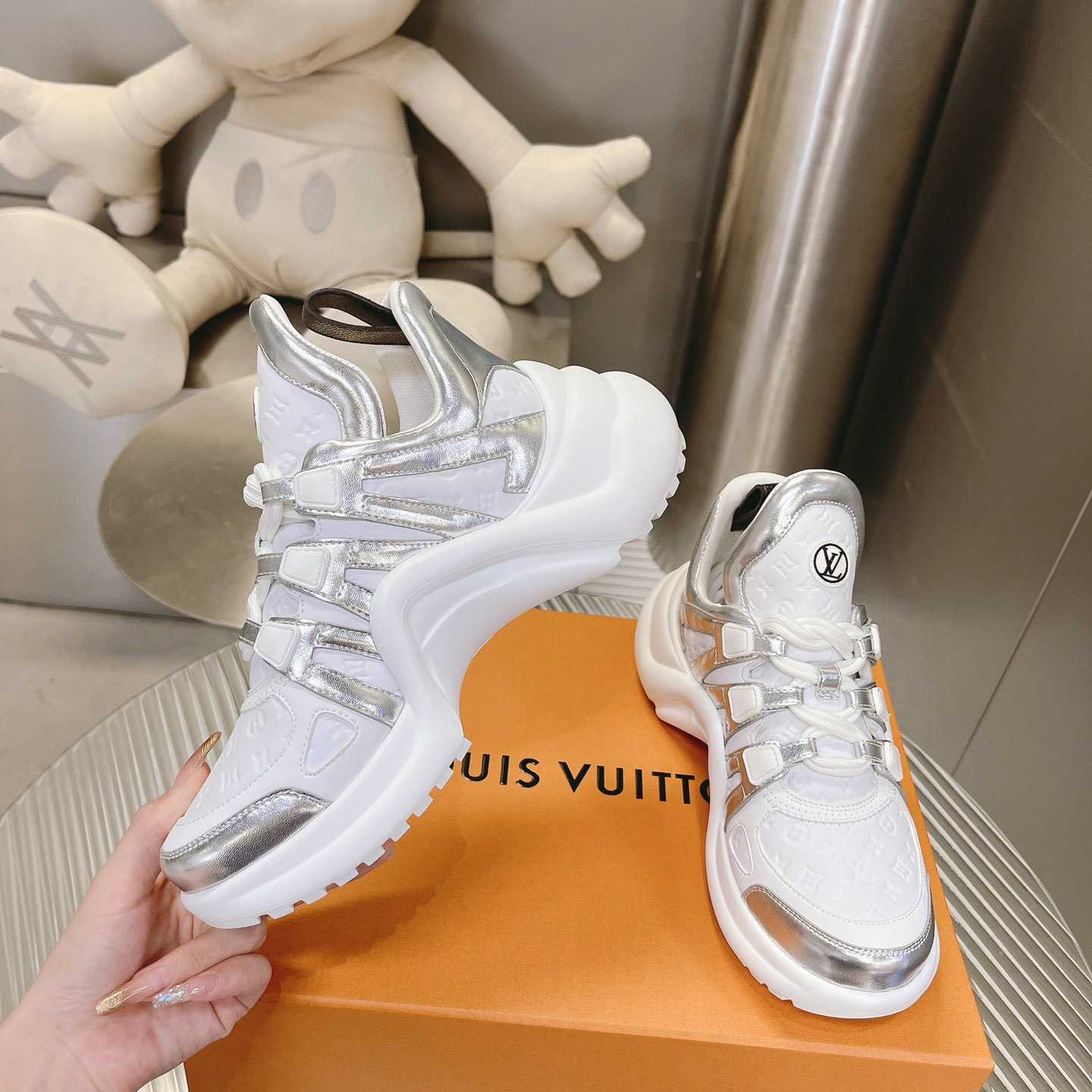 Louis Vuitton LV Archlight Sneaker     1ABVFN - FashionPlug