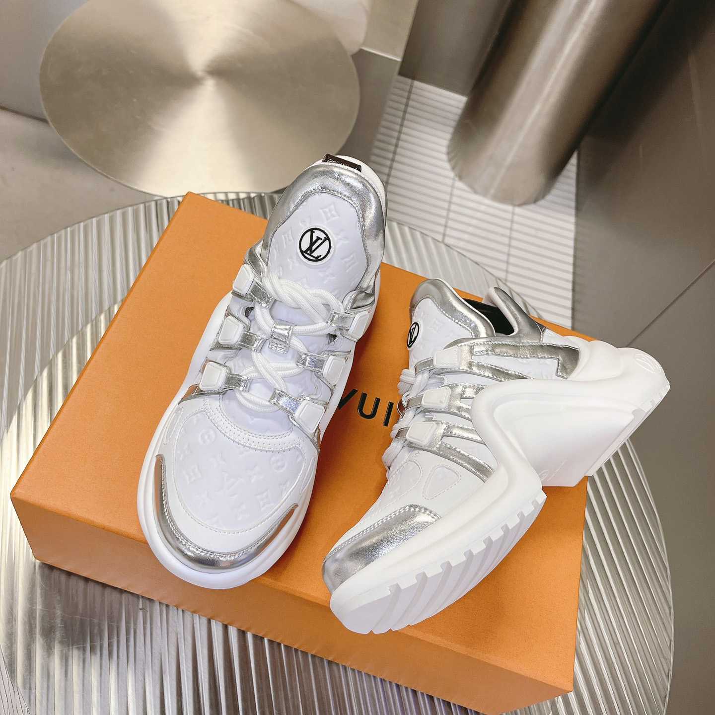Louis Vuitton LV Archlight Sneaker     1ABVFN - FashionPlug