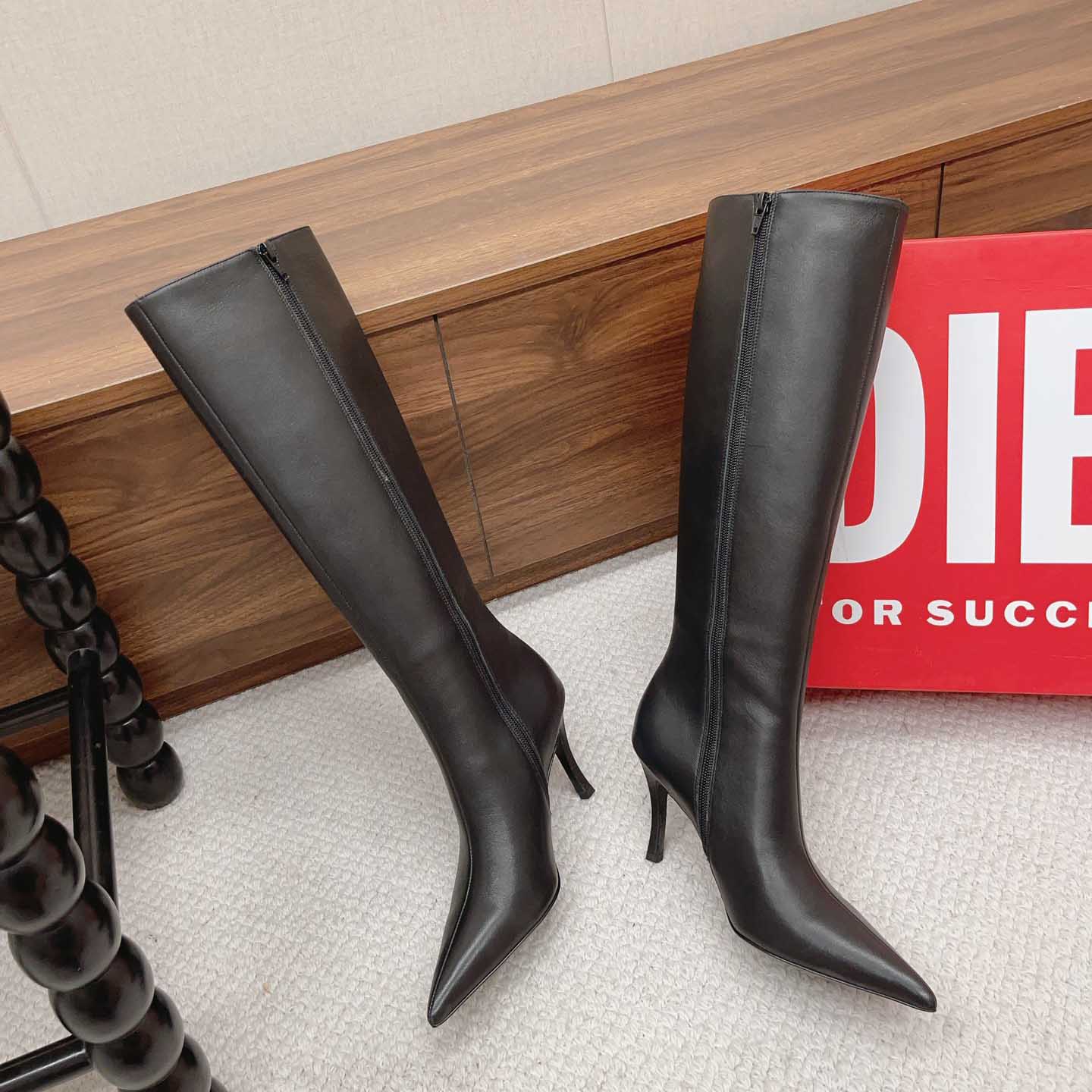 Diesel D-Venus HBT - Leather Boots With Oval D Plaque - FashionPlug