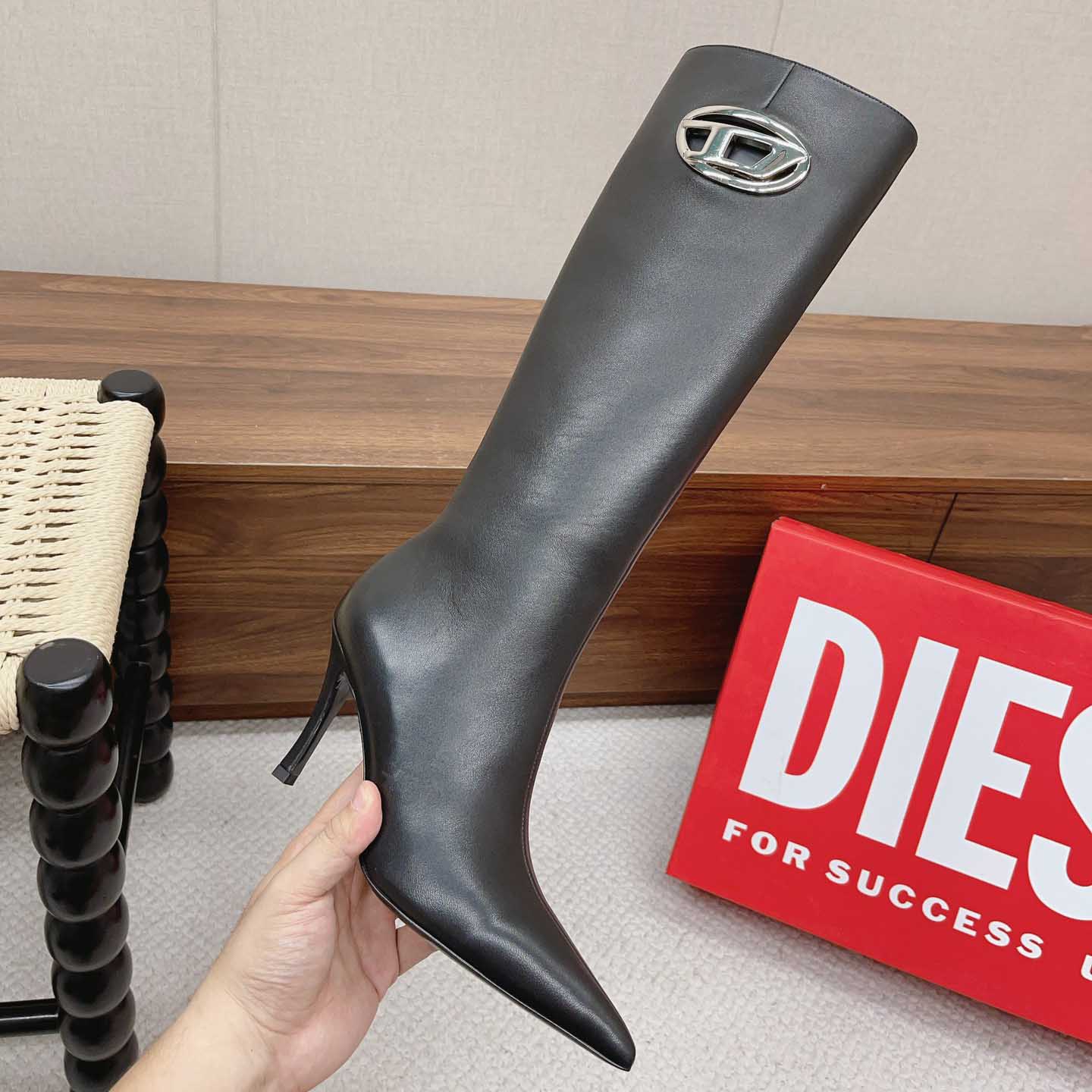 Diesel D-Venus HBT - Leather Boots With Oval D Plaque - FashionPlug
