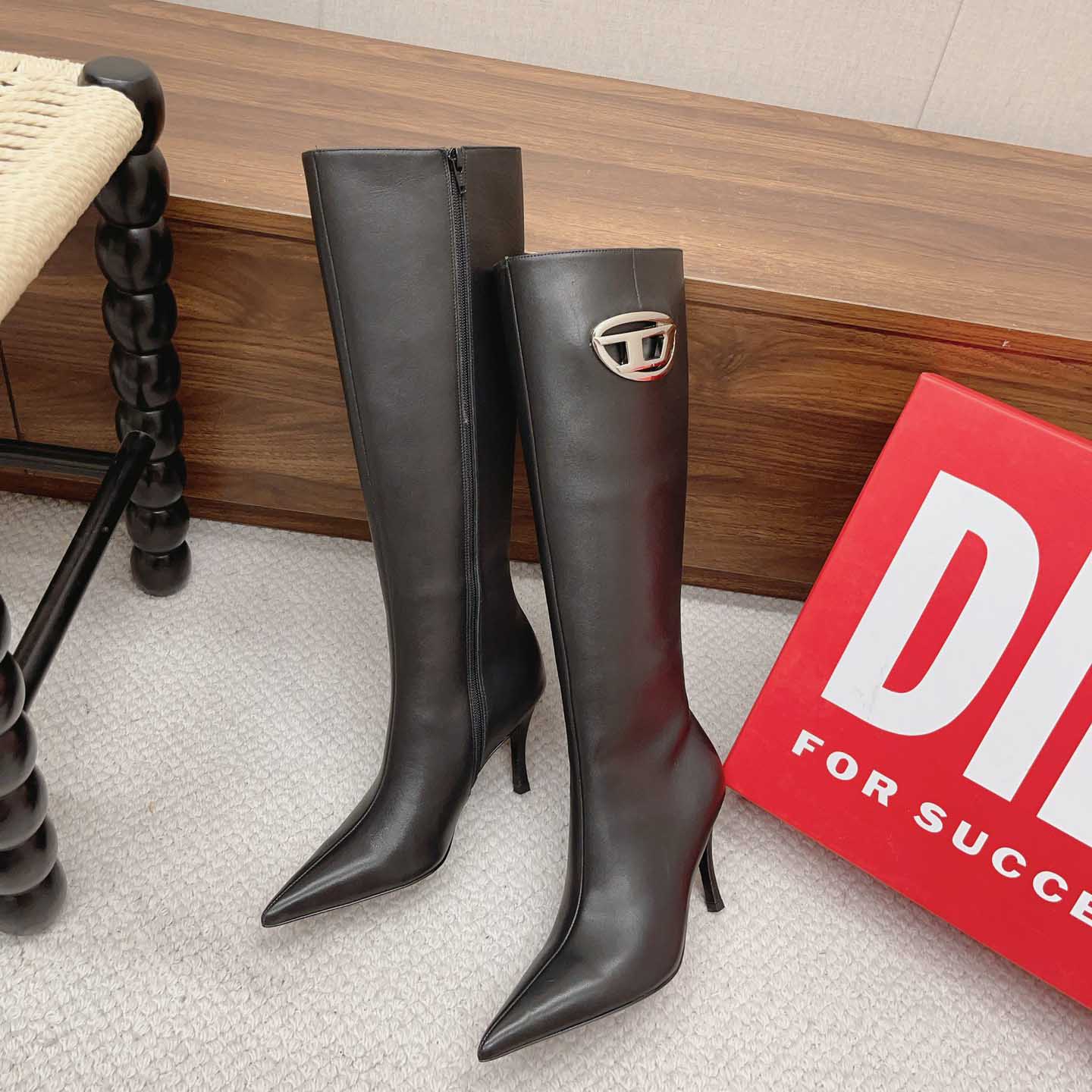 Diesel D-Venus HBT - Leather Boots With Oval D Plaque - FashionPlug