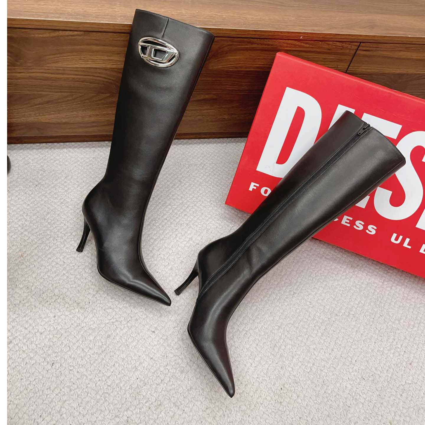 Diesel D-Venus HBT - Leather Boots With Oval D Plaque - FashionPlug