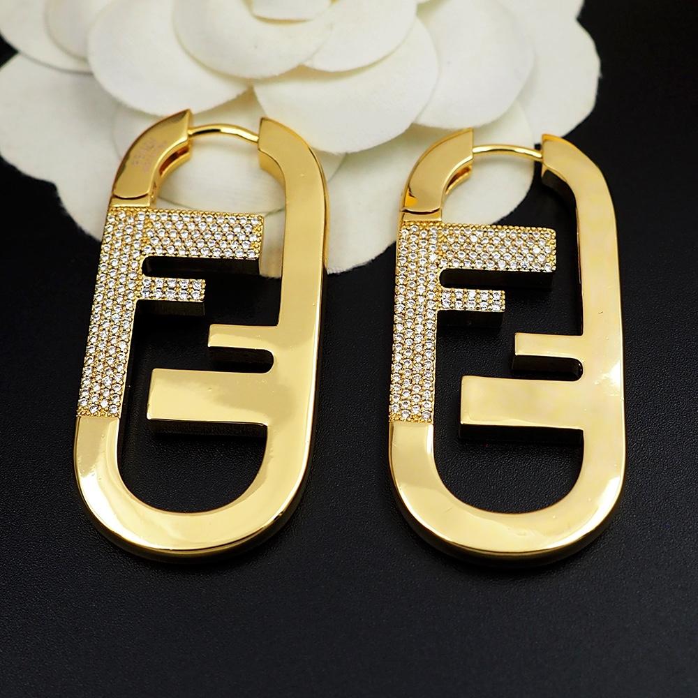 Fendi O’Lock Single Earring - FashionPlug