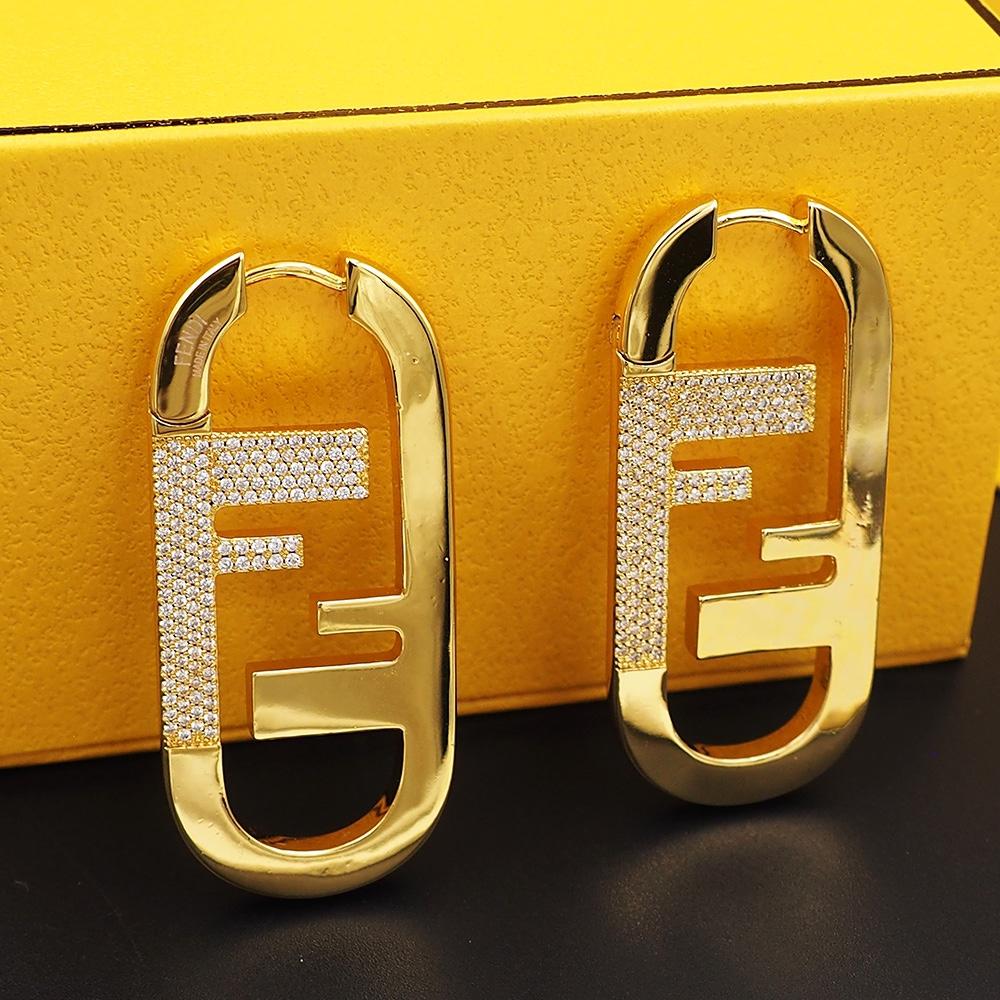 Fendi O’Lock Single Earring - FashionPlug