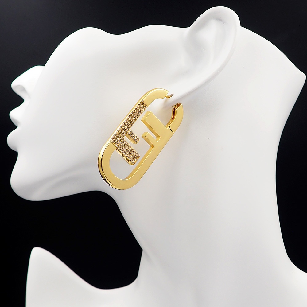 Fendi O’Lock Single Earring - FashionPlug