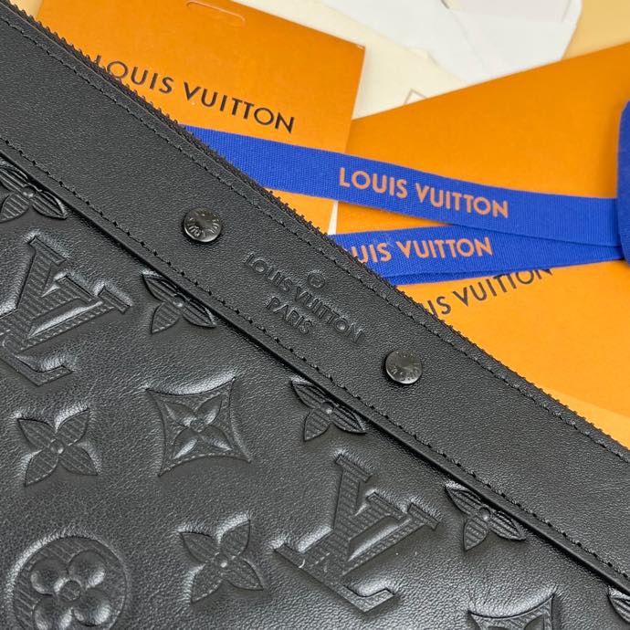 Louis Vuitton Monogram Pouch  (30-21.5-1cm)  m81570 - FashionPlug