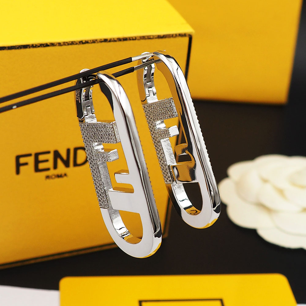 Fendi O’Lock Single Earring - FashionPlug