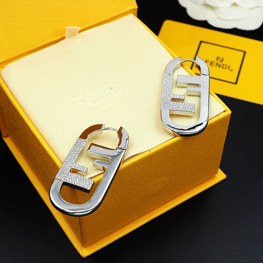 Fendi O’Lock Single Earring - FashionPlug