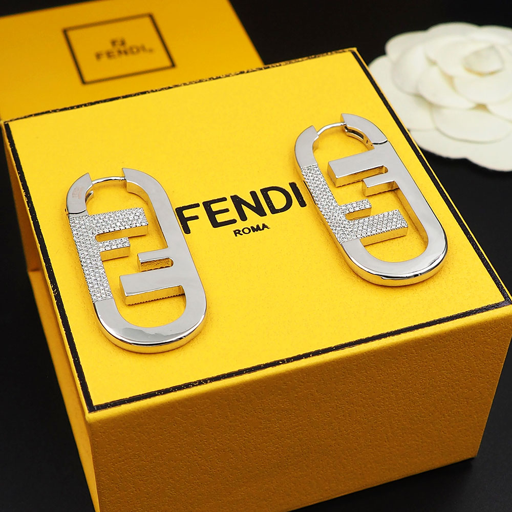 Fendi O’Lock Single Earring - FashionPlug