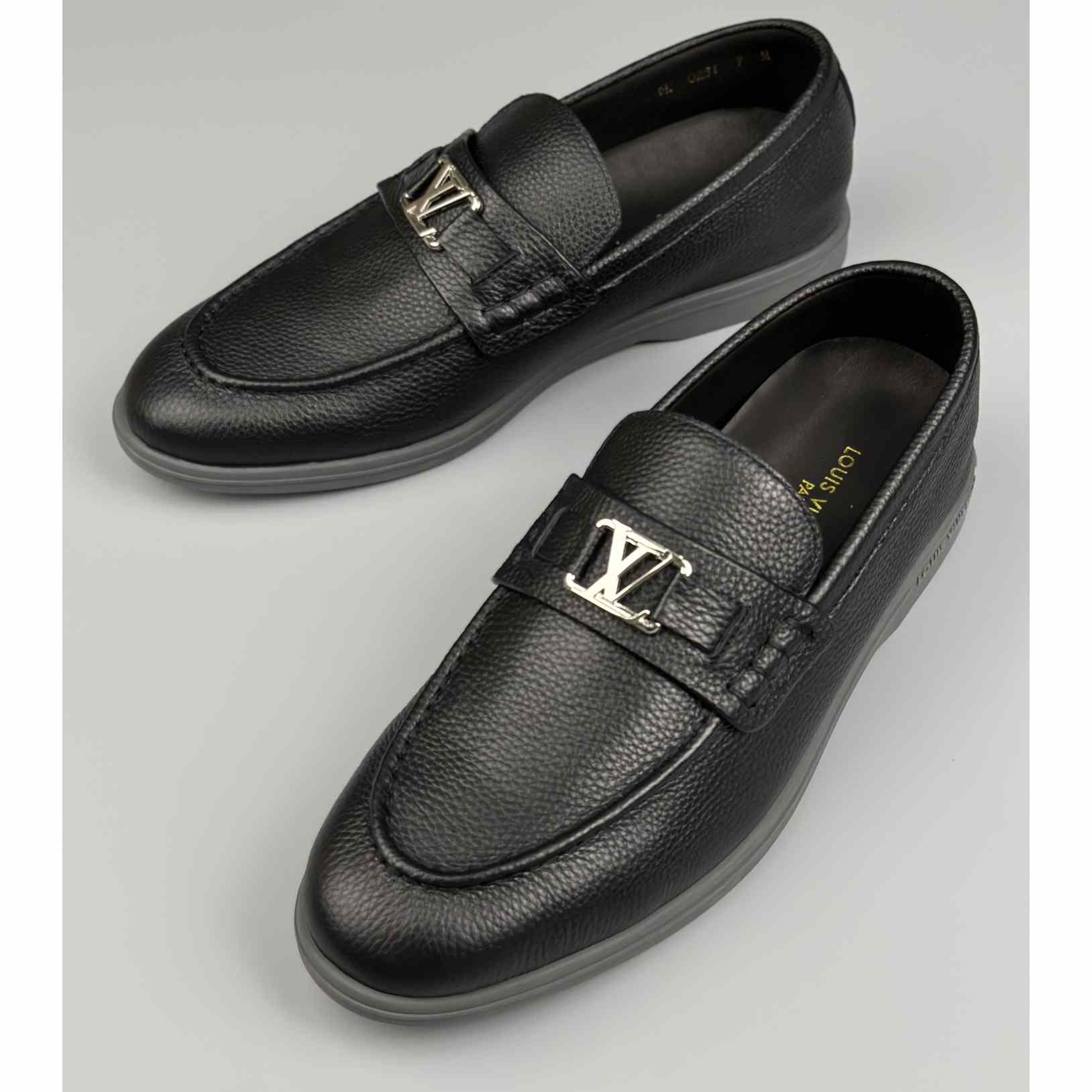 Louis Vuitton Estate Loafer    1A9Z6V - FashionPlug