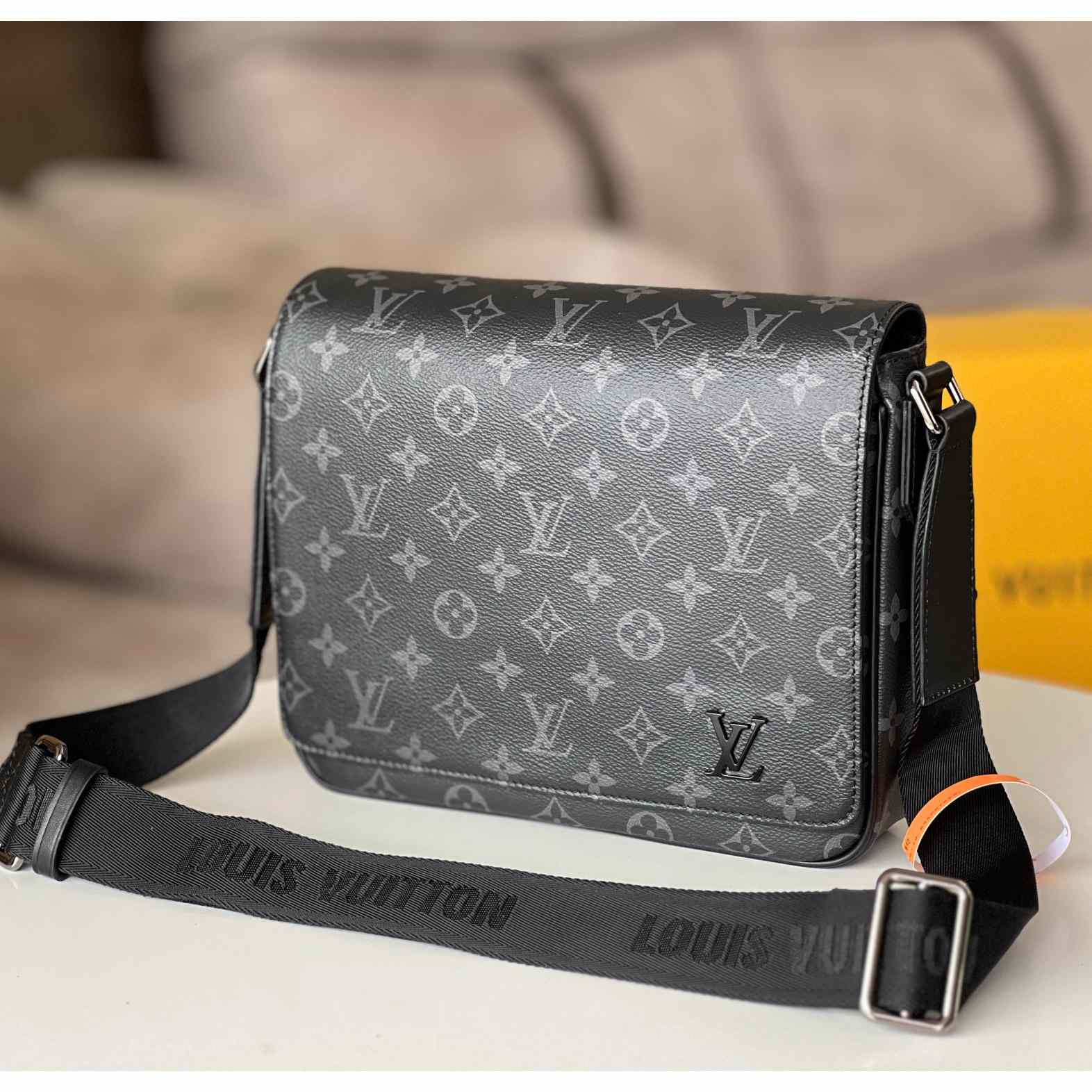 Louis Vuitton District PM (26 x 20 x 7cm)   M46255 - FashionPlug