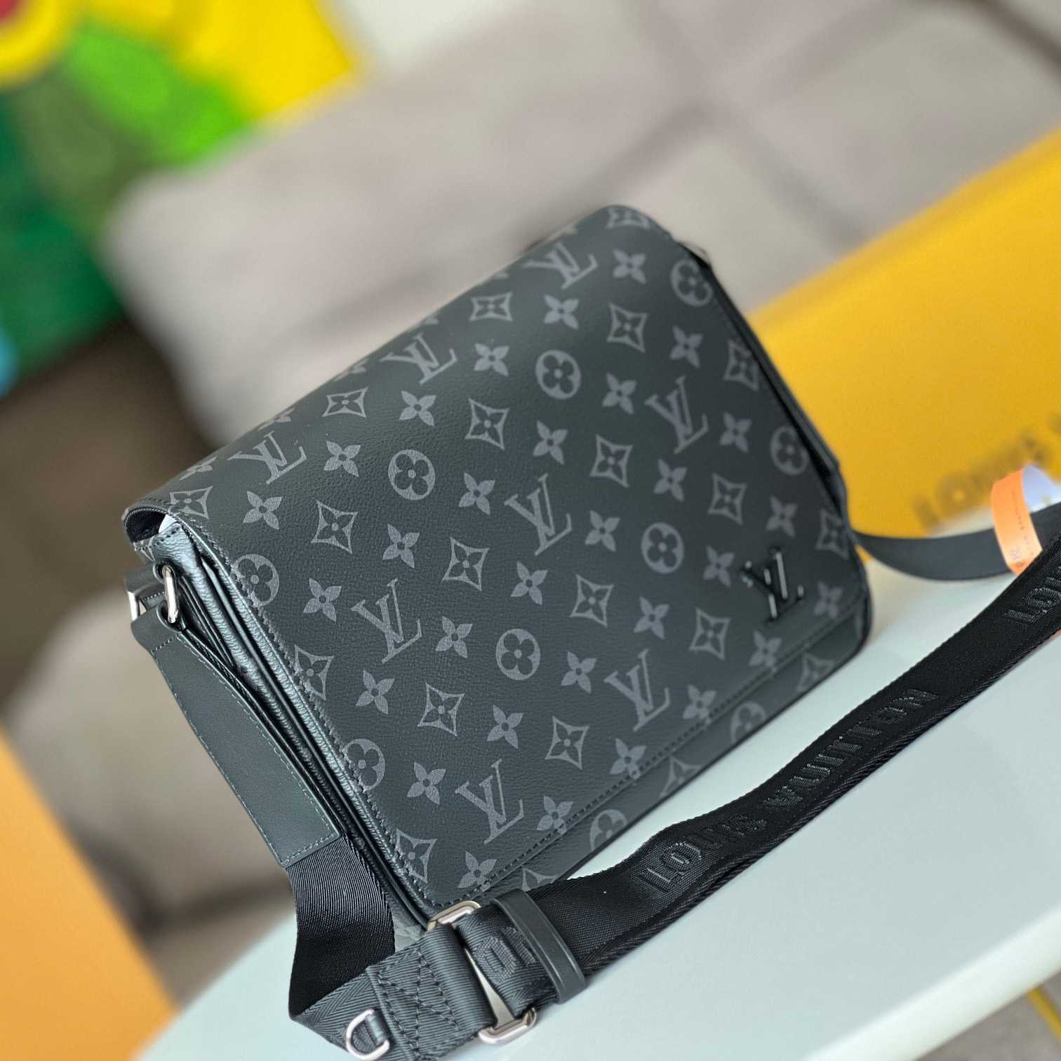 Louis Vuitton District PM (26 x 20 x 7cm)   M46255 - FashionPlug