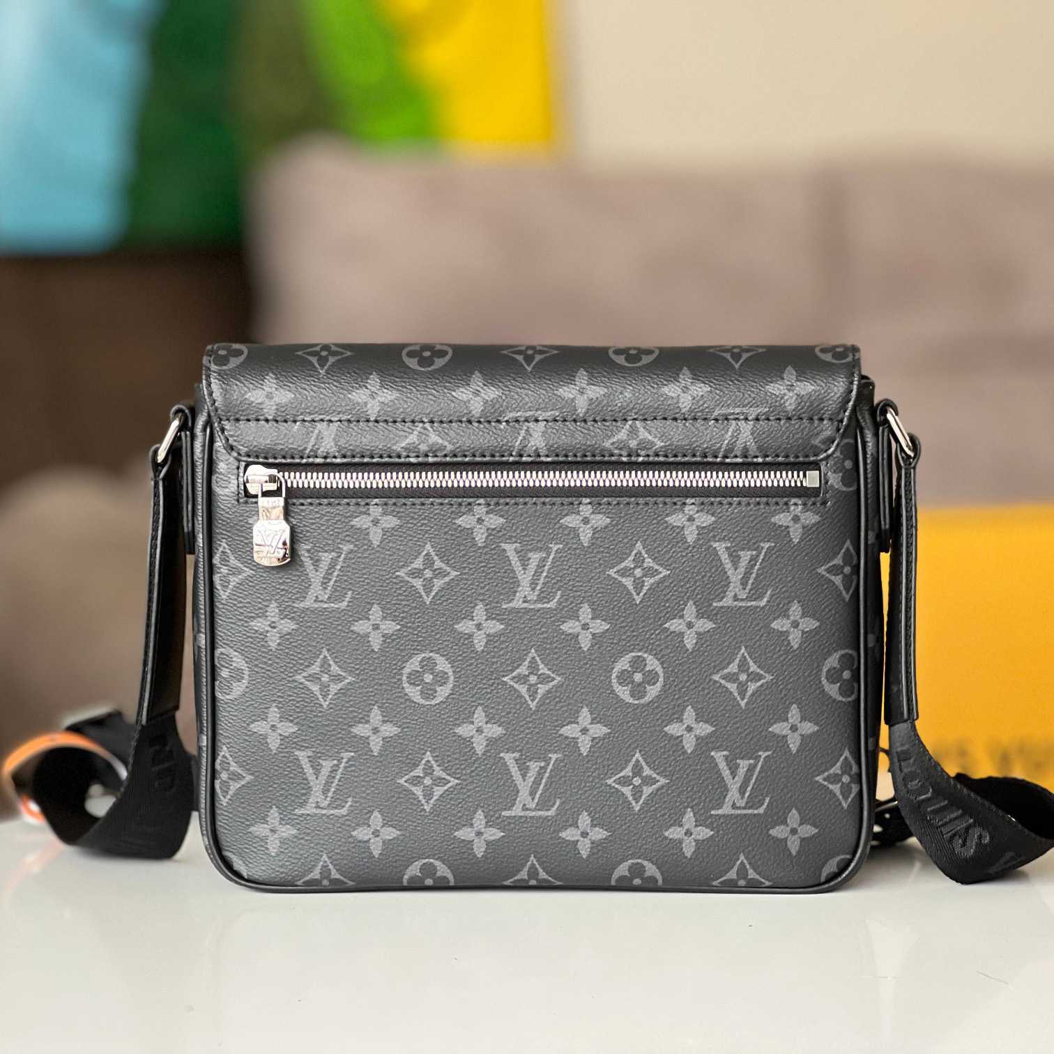 Louis Vuitton District PM (26 x 20 x 7cm)   M46255 - FashionPlug