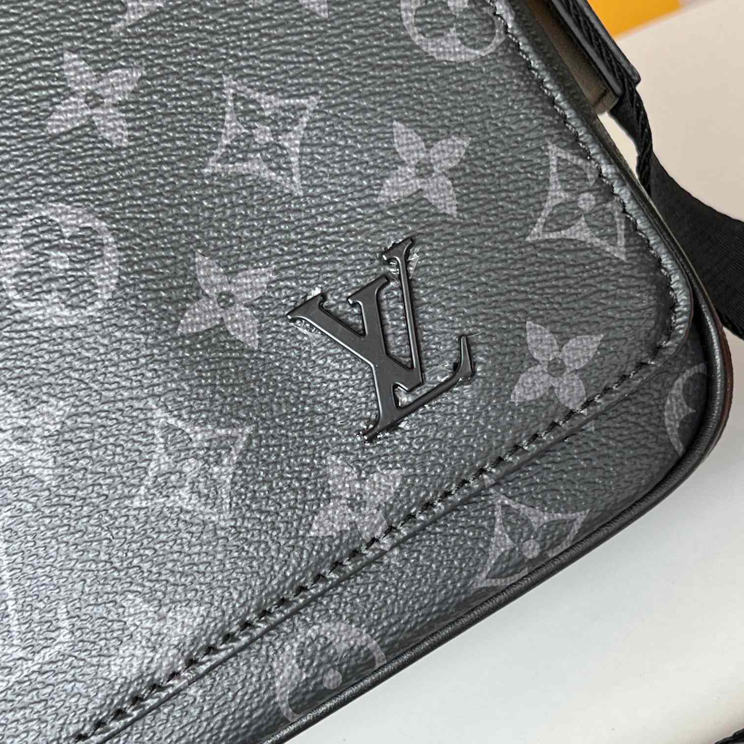 Louis Vuitton District PM (26 x 20 x 7cm)   M46255 - FashionPlug