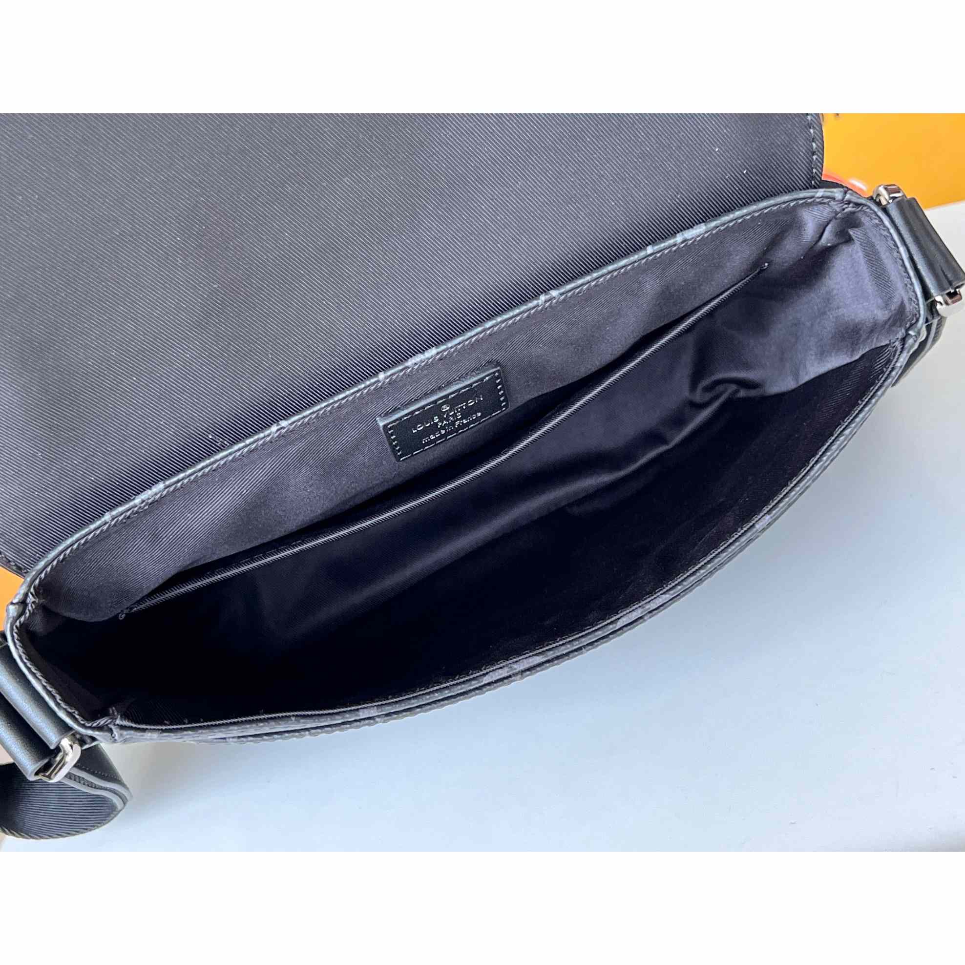 Louis Vuitton District PM (26 x 20 x 7cm)   M46255 - FashionPlug