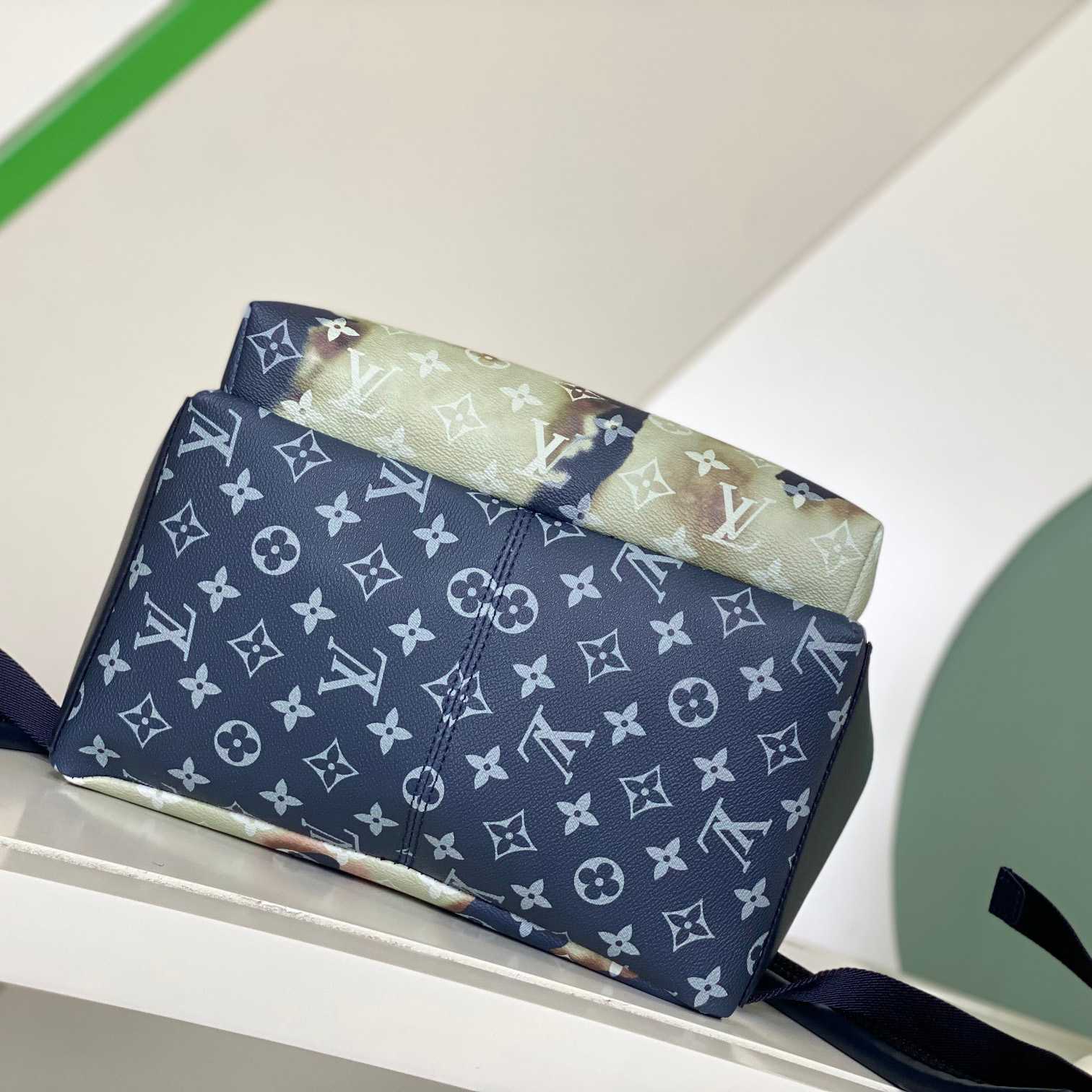Louis Vuitton Discovery Backpack PM (29-38-20cm)   M46806 - FashionPlug