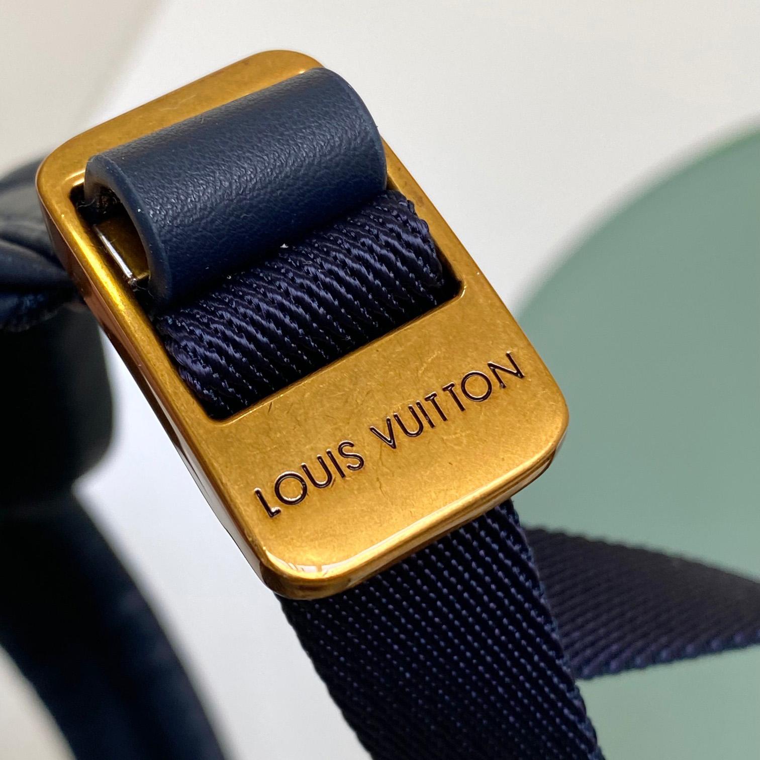 Louis Vuitton Discovery Backpack PM (29-38-20cm)   M46806 - FashionPlug